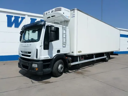Refrigerated truck rental in Dubai by Fast & Cool Transport – reliable, temperature-controlled delivery truck with advanced cooling system, ideal for food, pharma, and floral logistics.